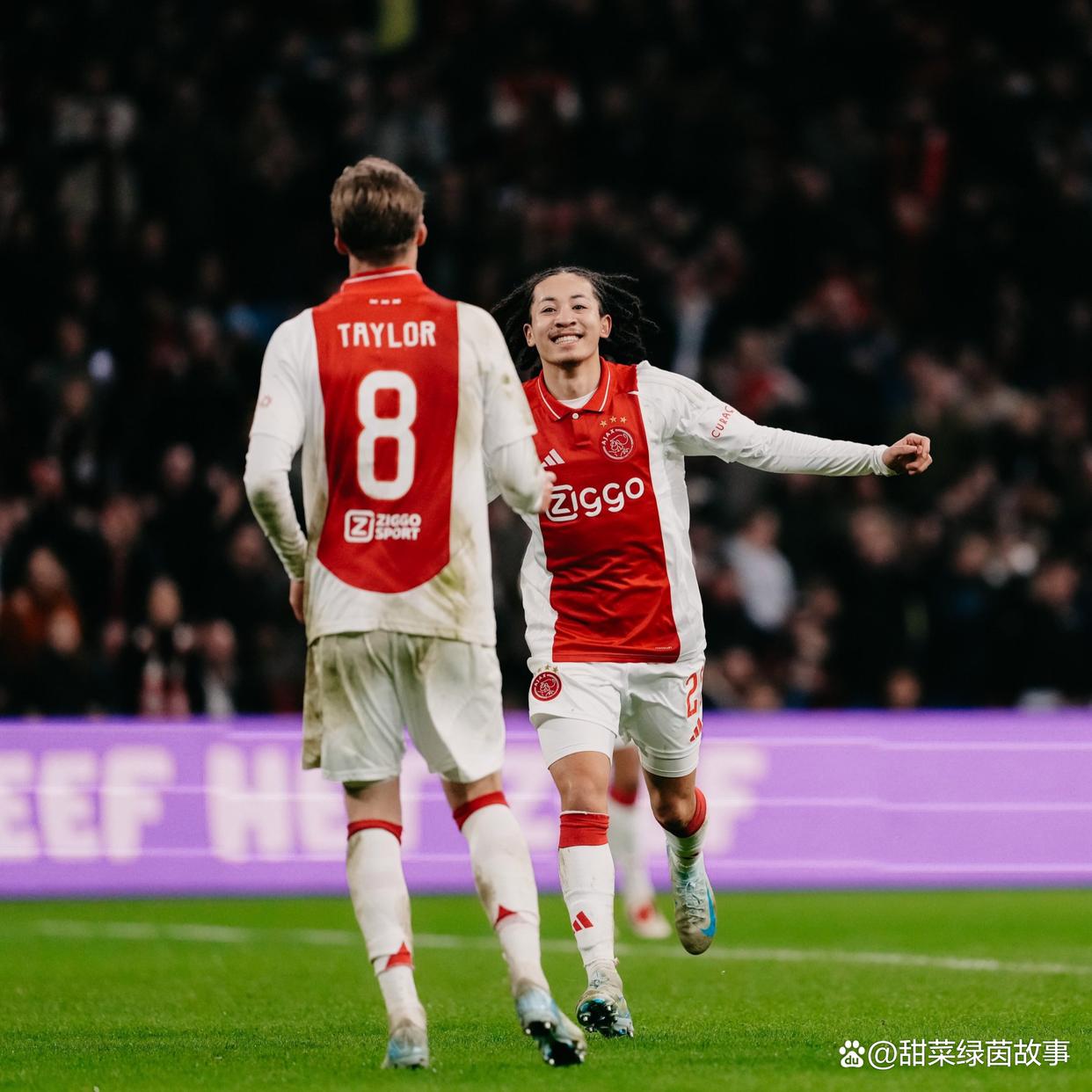 阿贾克斯对阵费耶诺德:荷甲顶级战的简单介绍 阿贾克斯对阵费耶诺德:荷甲顶级战的简单介绍