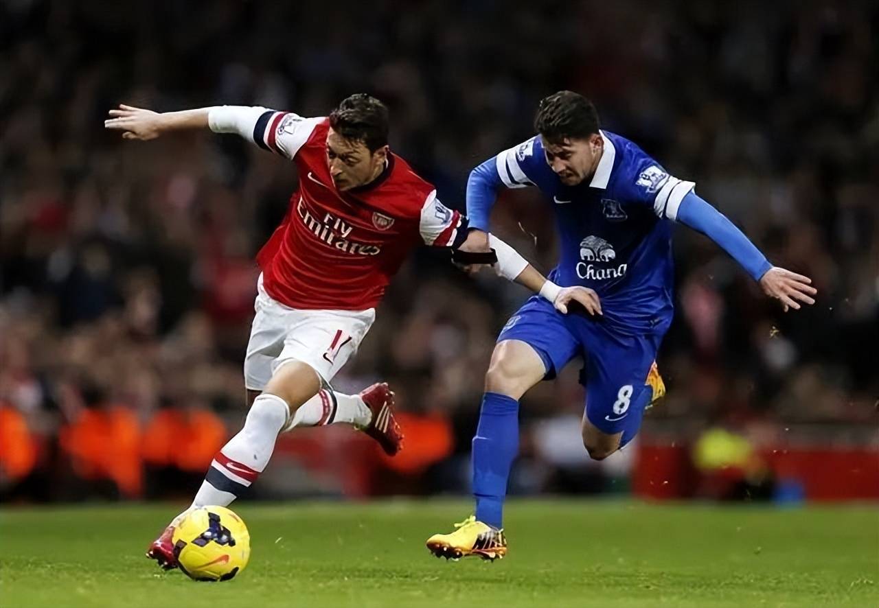 阿贾克斯对阵费耶诺德:荷甲顶级战的简单介绍 阿贾克斯对阵费耶诺德:荷甲顶级战的简单介绍