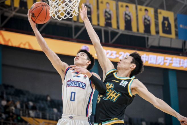 关于青岛队备战北京队,胜负难料的信息 关于青岛队备战北京队,胜负难料的信息