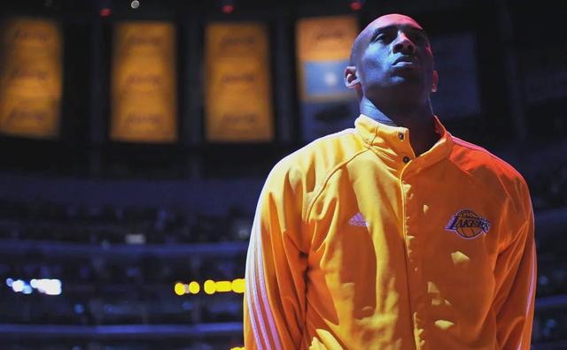 篮球明星在国外赛场获得胜利 篮球明星在国外赛场获得胜利