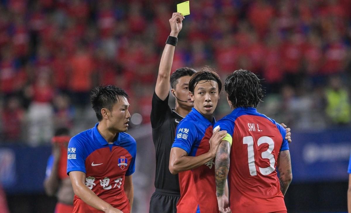 关于红牌事件频发,球员纪律受质疑的信息 关于红牌事件频发,球员纪律受质疑的信息