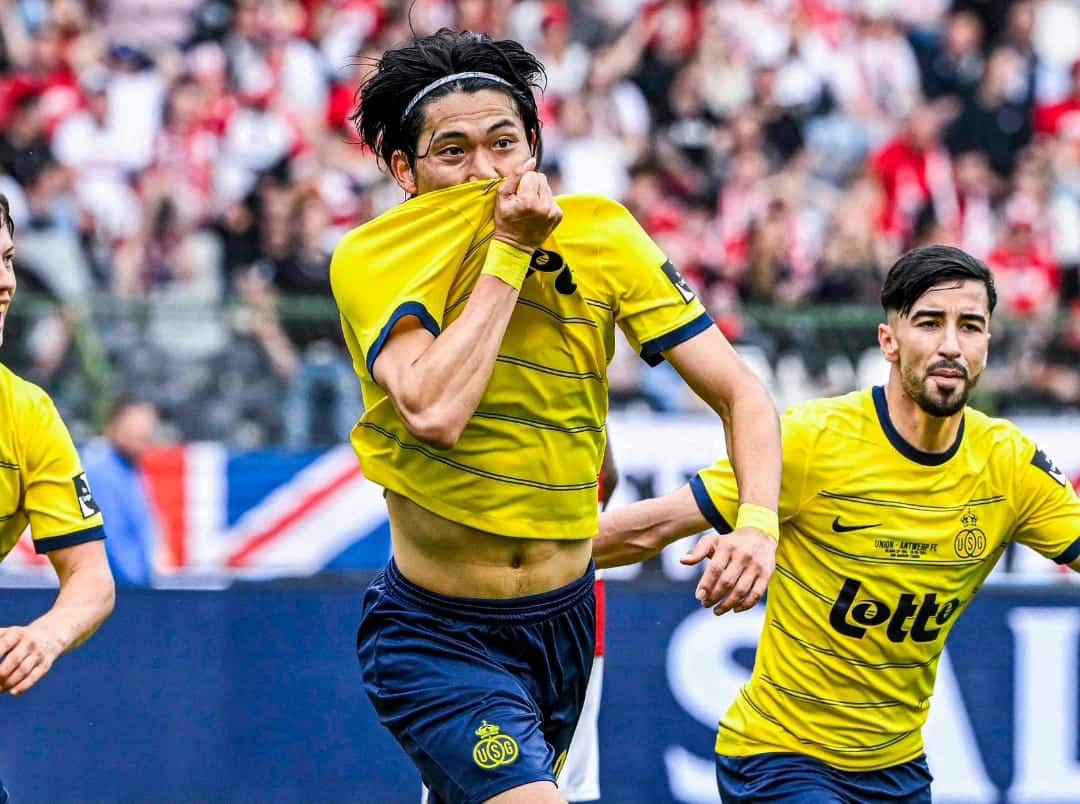 阿贾克斯主场险胜,桑切斯助攻建功的简单介绍 阿贾克斯主场险胜,桑切斯助攻建功的简单介绍