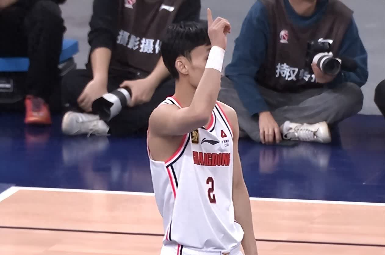 基本特联客场不敌,遭遇两连败 基本特联客场不敌,遭遇两连败