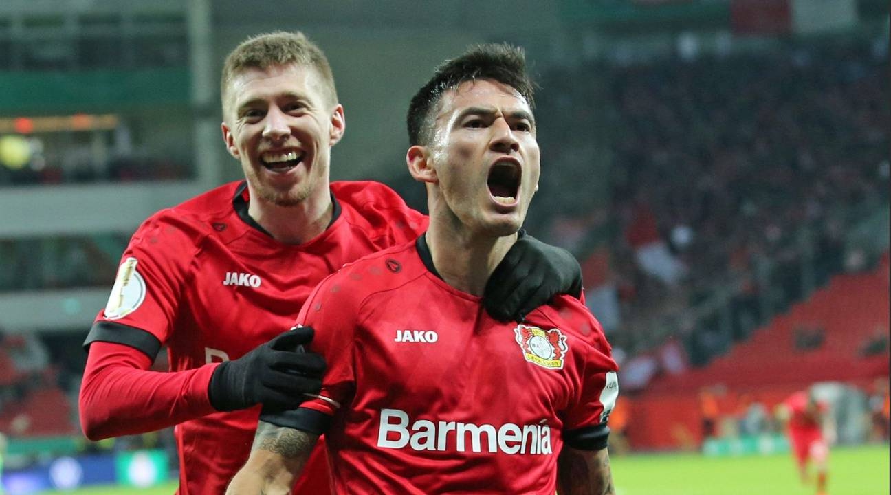 包含美因茨队员全力以赴，纵横捭阖获胜的词条