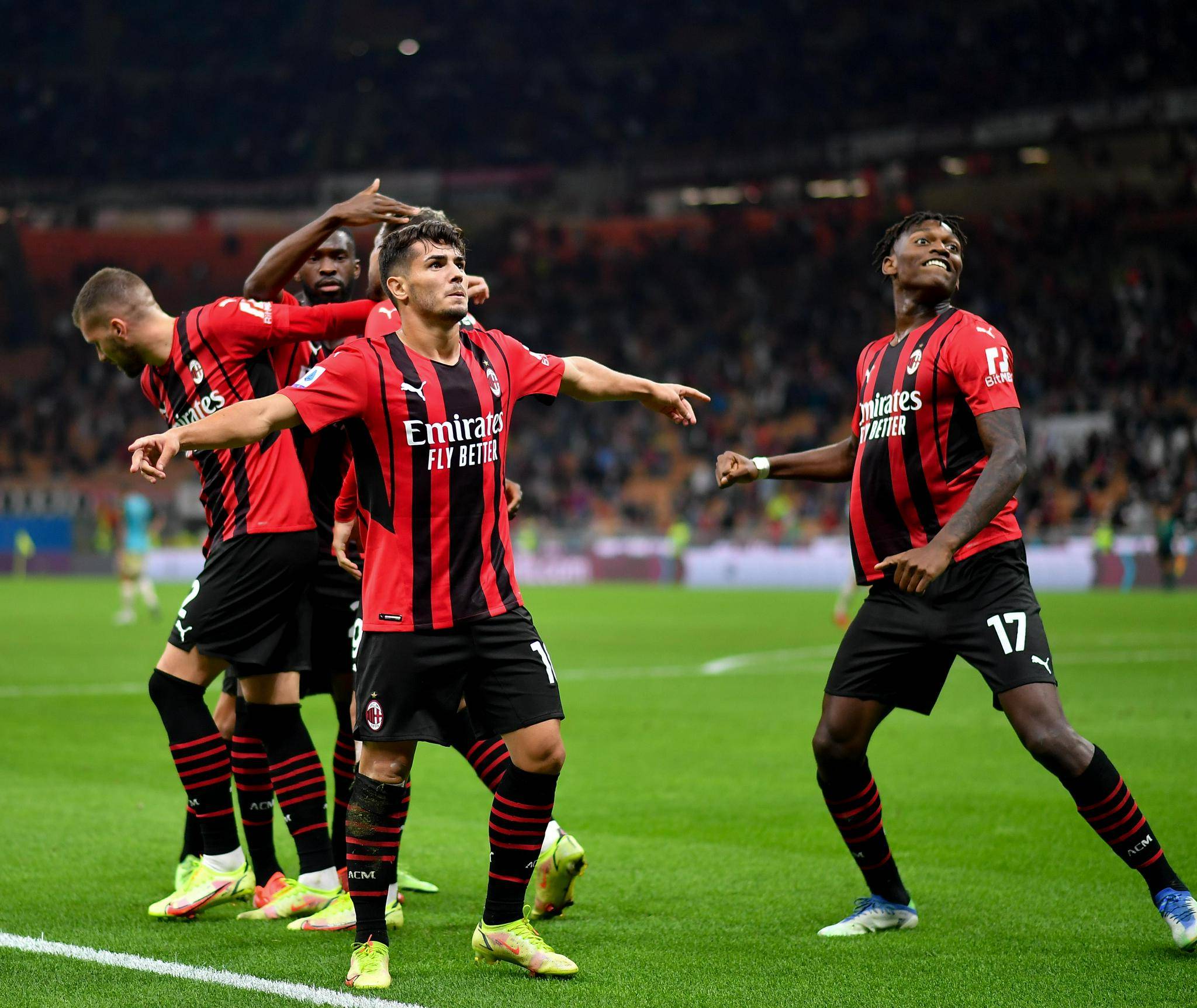 AC米兰客场击败对手,获得胜利 AC米兰客场击败对手,获得胜利