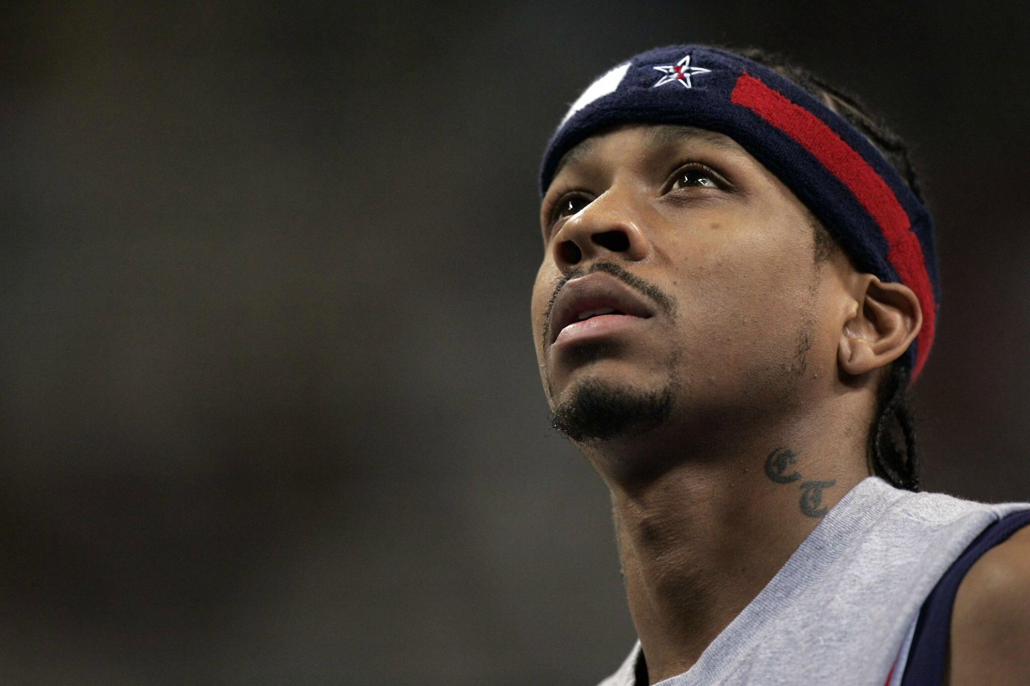 艾弗森复出首秀,带领小牛取胜 艾弗森复出首秀,带领小牛取胜