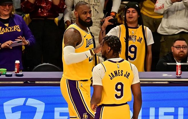 艾弗森复出首秀,带领小牛取胜 艾弗森复出首秀,带领小牛取胜