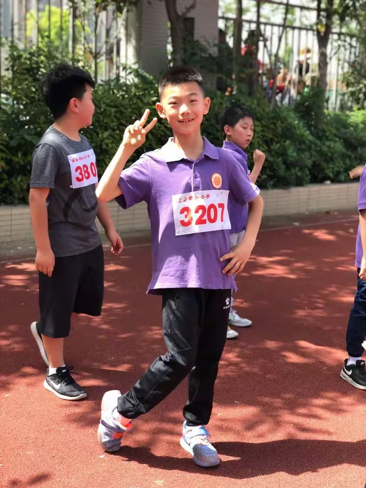 新西兰运动员意气风发,抢得头筹 新西兰运动员意气风发,抢得头筹