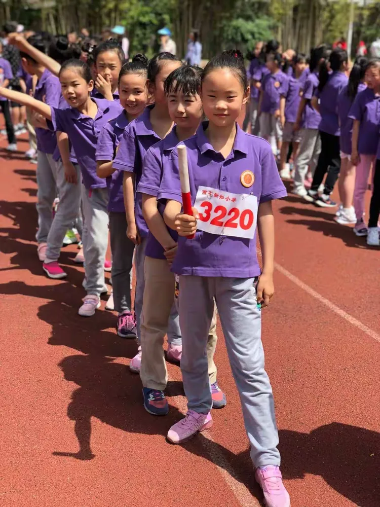 新西兰运动员意气风发,抢得头筹 新西兰运动员意气风发,抢得头筹