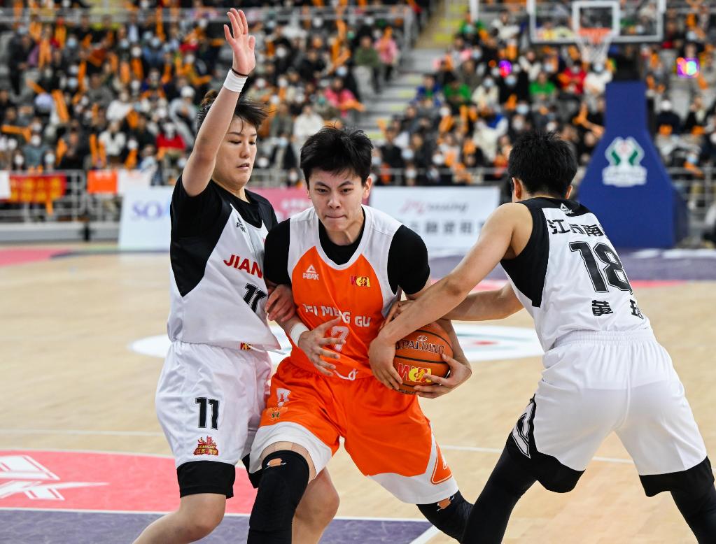 内蒙古男篮惊险取胜,晋级半决赛 内蒙古男篮惊险取胜,晋级半决赛