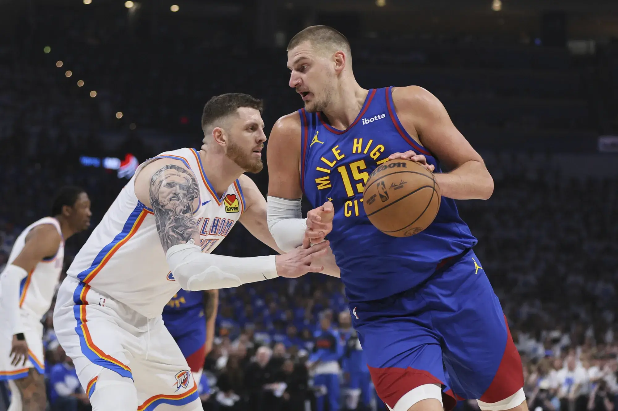 雷霆主场力克掘金获胜 雷霆主场力克掘金获胜