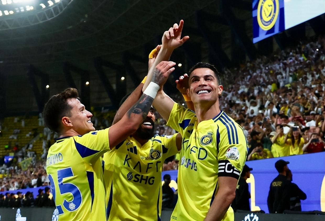 尤文图斯客场4-0大胜恩波利,C罗梅开二度助攻帕特里西亚和麦肯尼进球的简单介绍 尤文图斯客场4-0大胜恩波利,C罗梅开二度助攻帕特里西亚和麦肯尼进球的简单介绍