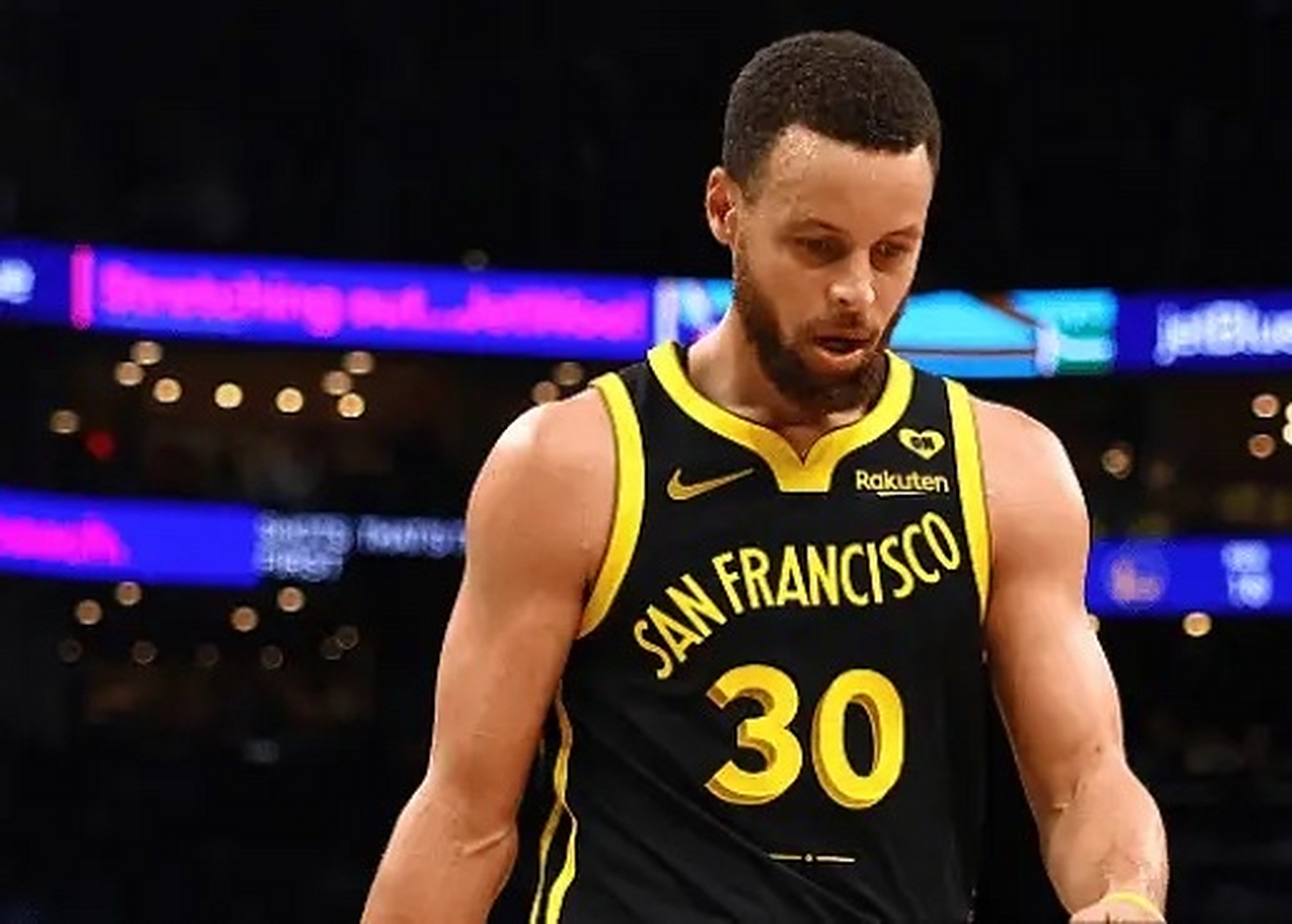 勇士遭遇连败，库里状态再次低迷