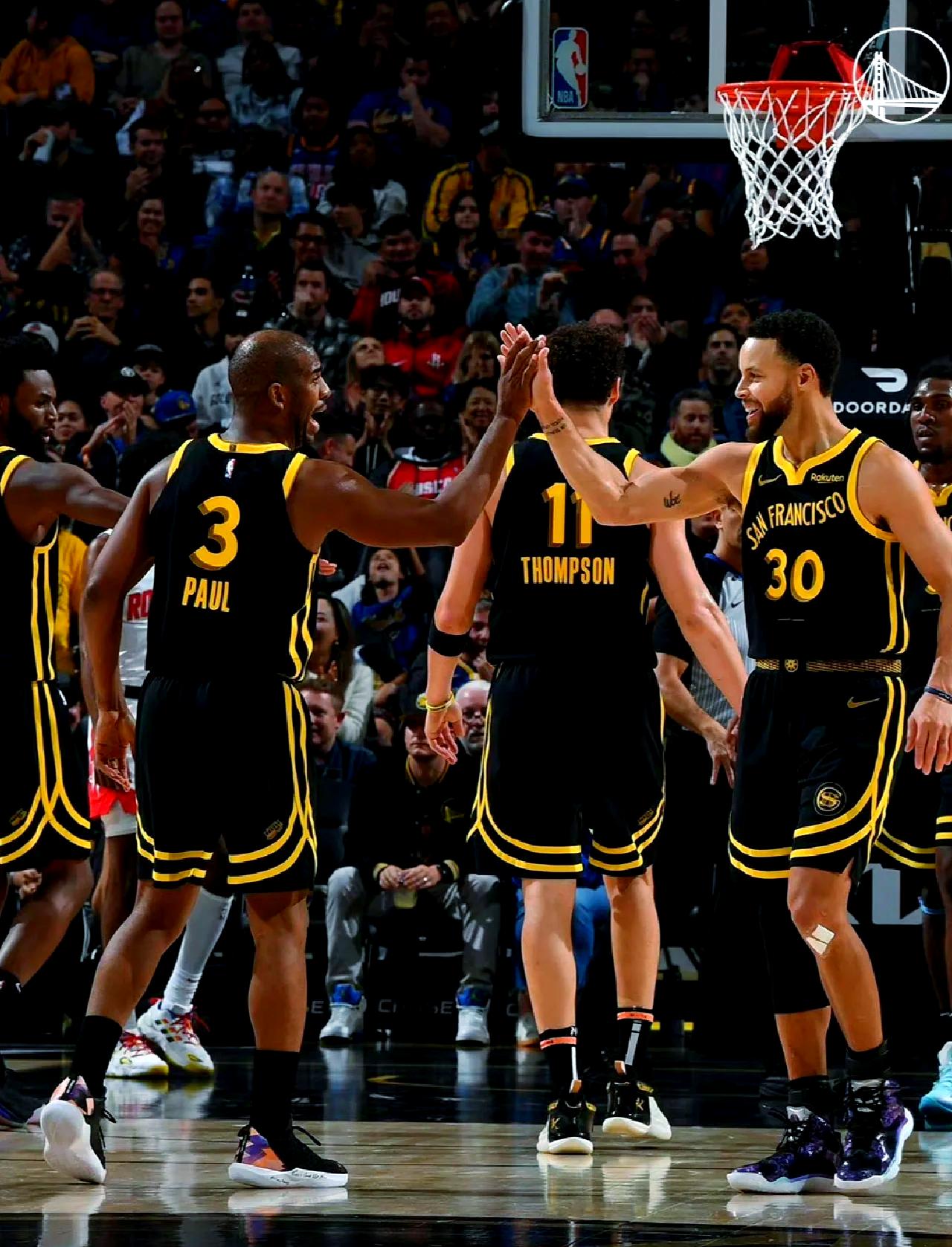 勇士逆转篮网，库里领衔攻击