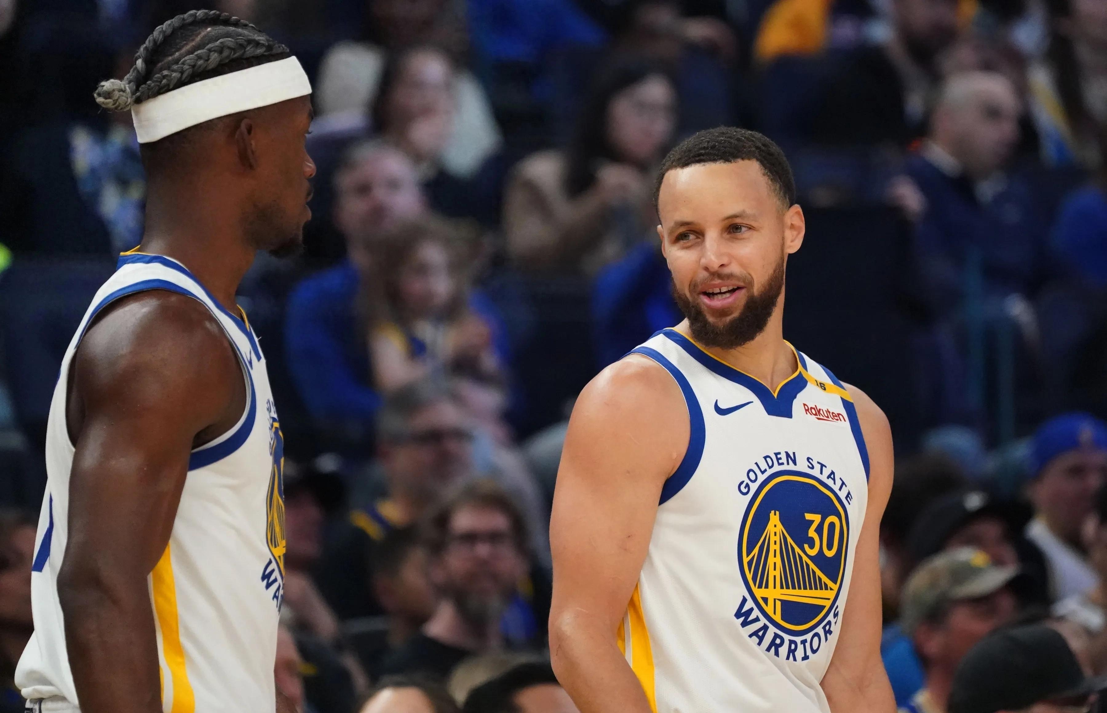 勇士遭尼克斯逆转,库里无奈 勇士遭尼克斯逆转,库里无奈