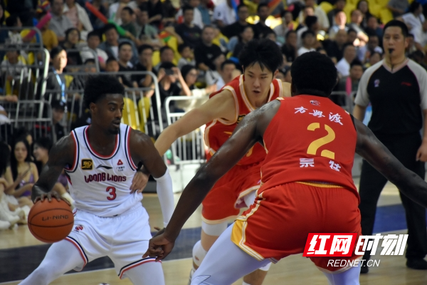 广州龙狮胜浙江广厦，取得新赛季首胜