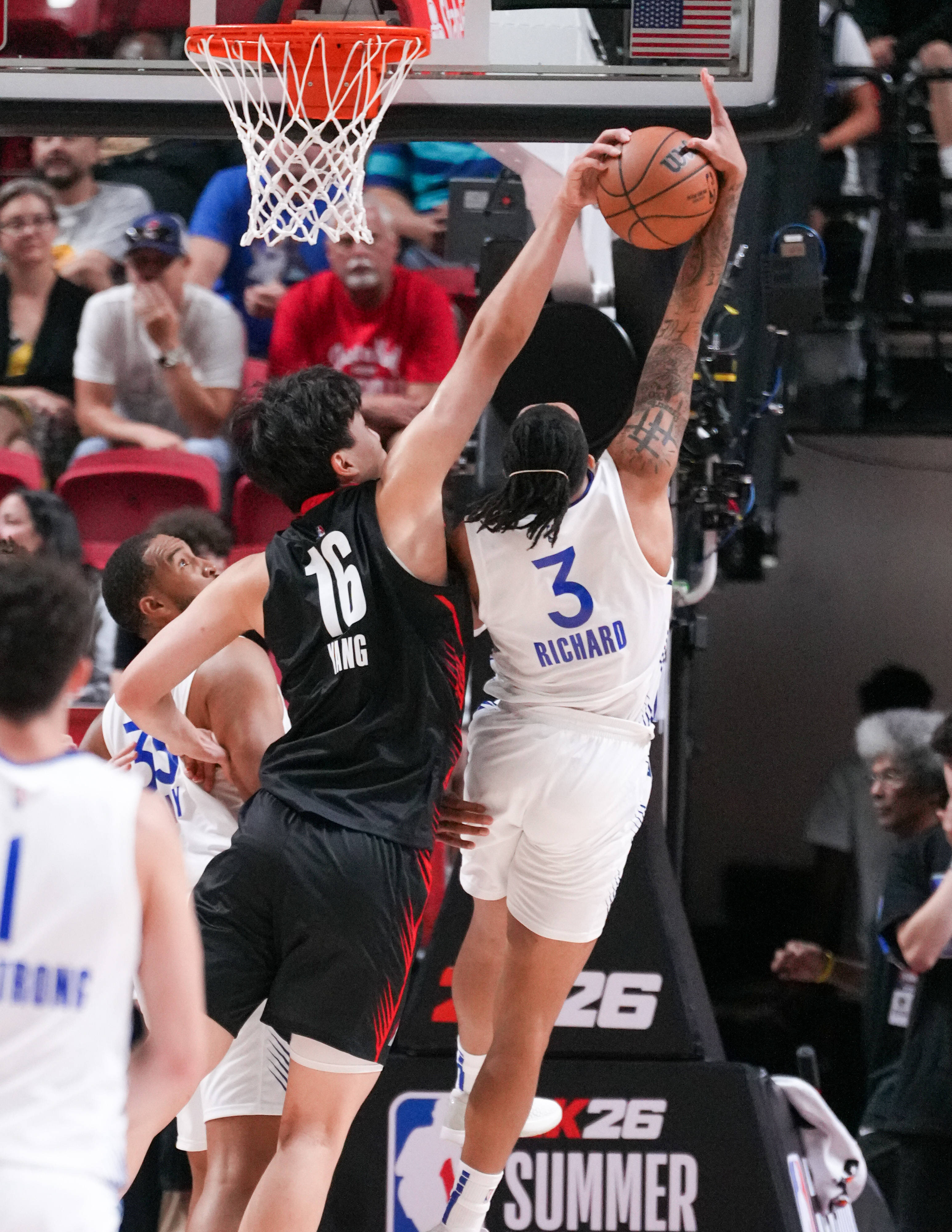 NBA西部决赛火热展开，勇士胜开拓者晋级总决赛的简单介绍