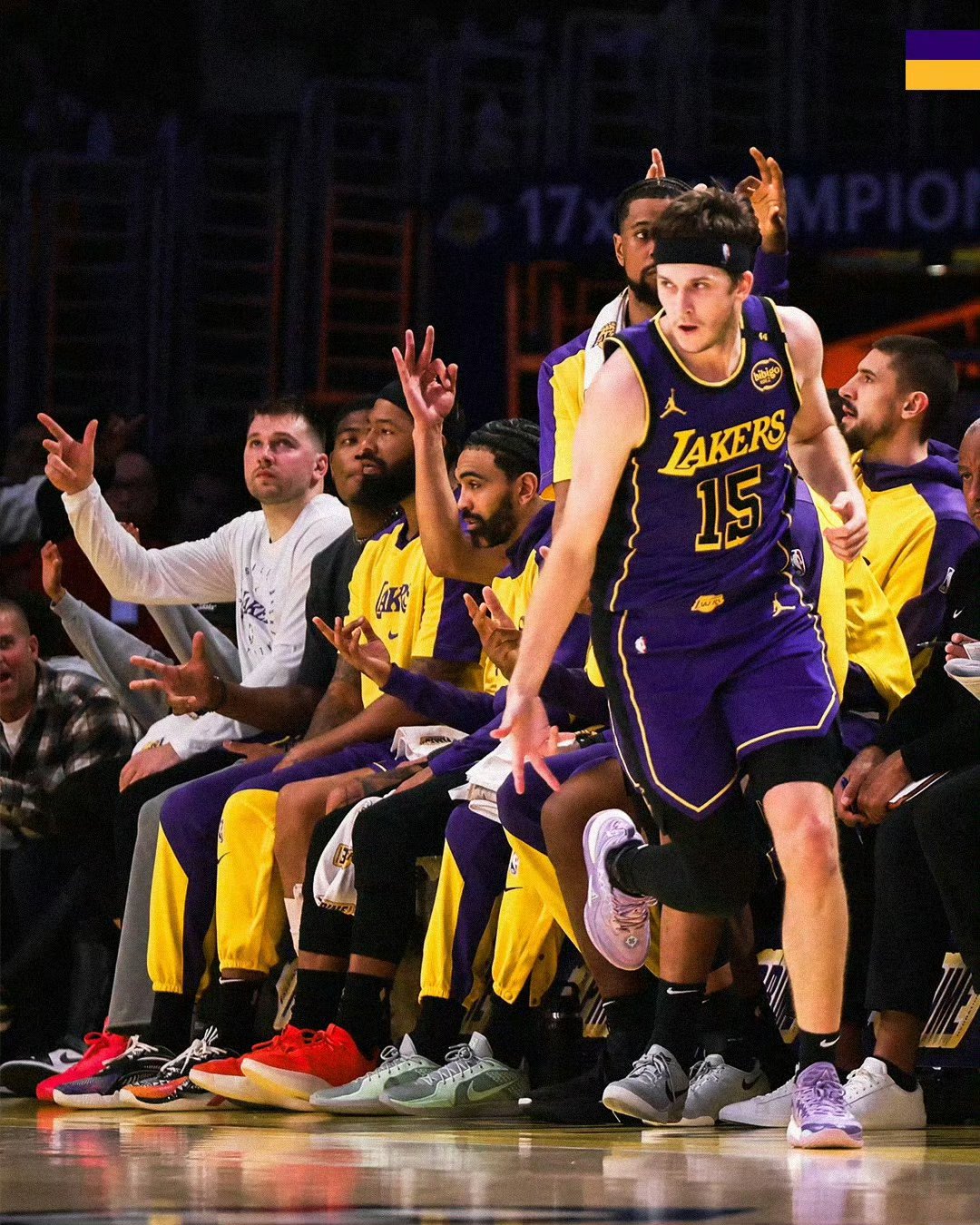 包含湖人取胜灰熊，内线控制抢篮板得分优势的词条